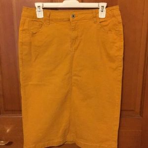 Mustard skirt